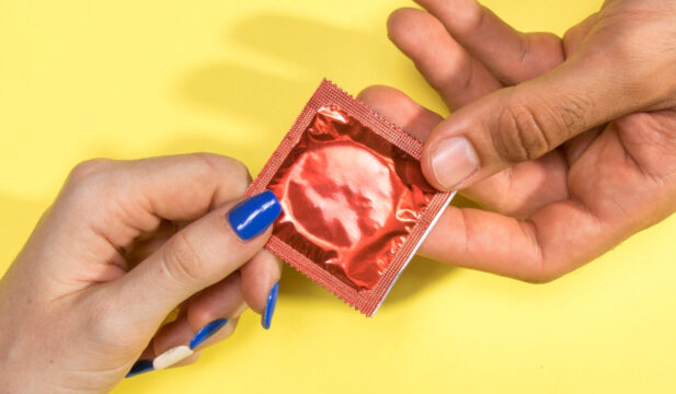 pollenza-distributore-preservativi-farmacia